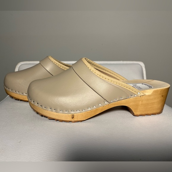 NWOT Bjork Wooden Clogs - Picture 1 of 7